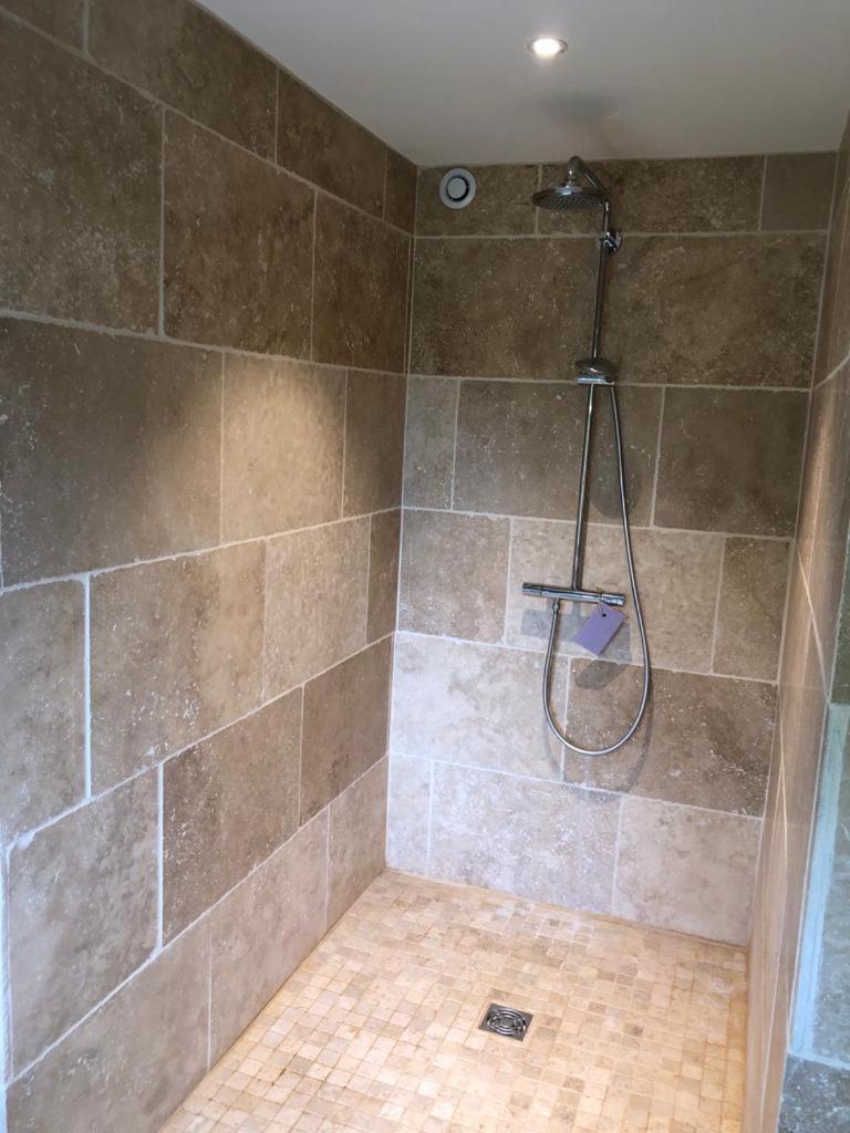 Chambre Du Tilleul - Charme, Confort Et Piscine Sigonce Exteriör bild